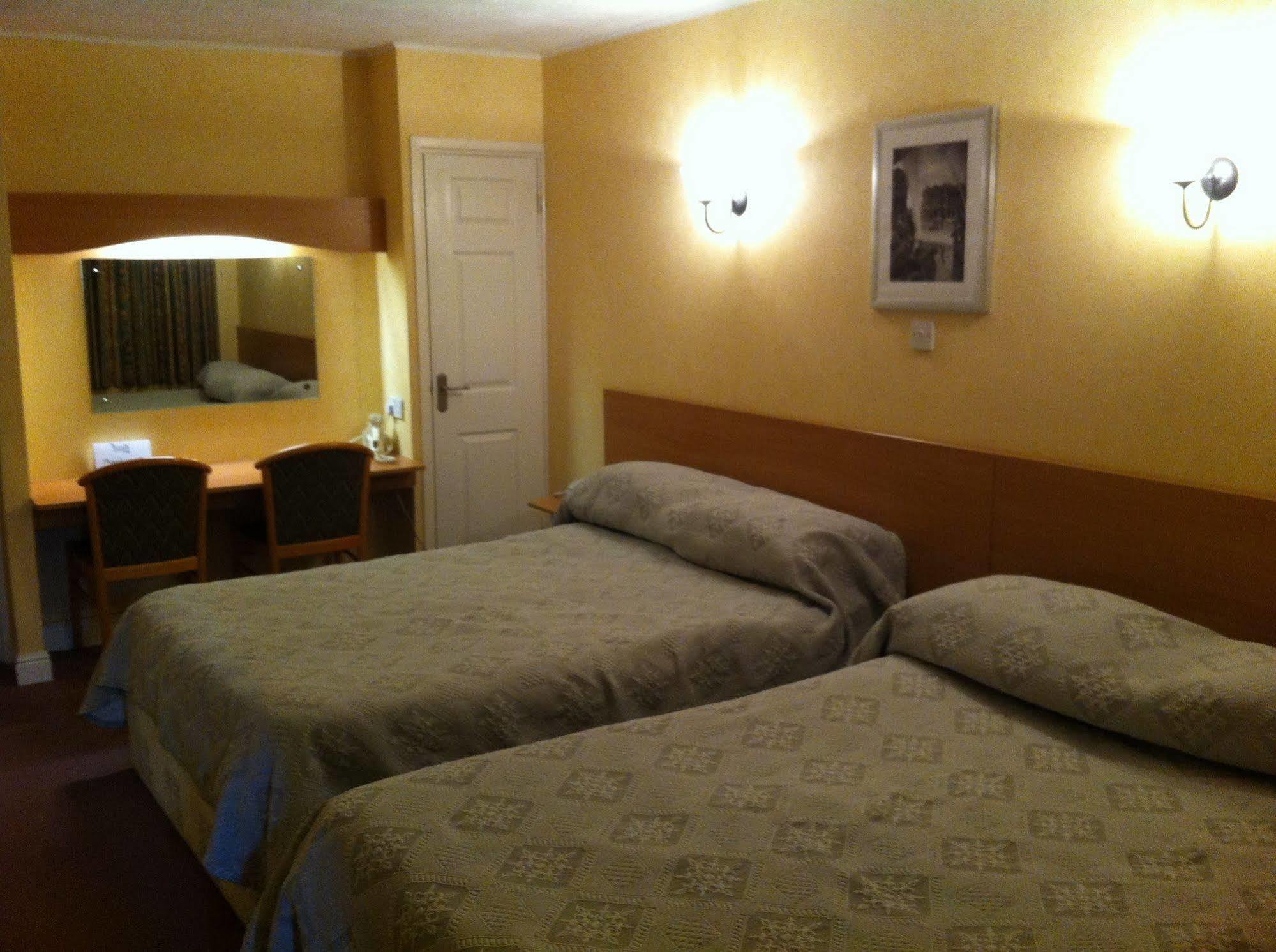 The Town & Country Lodge Dundry Esterno foto