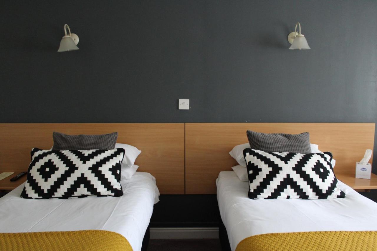 The Town & Country Lodge Dundry Esterno foto